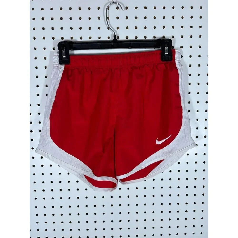 Nike shorts size M